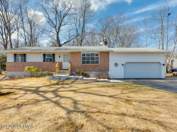 5200 Holiday Dr, Pocono Summit, PA 18346