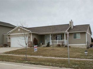 2426 Green Creek Rd, Cedar Falls, IA 50613