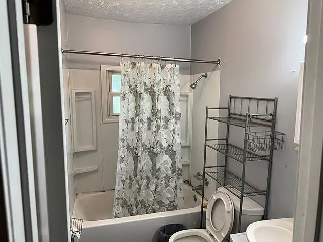 2 bed, 1.0 bath, 1440 sqft, $1,000 — Photo 4