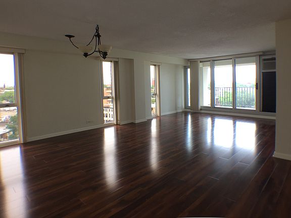 3rd image of 1960 N Lincoln Park W APT 903