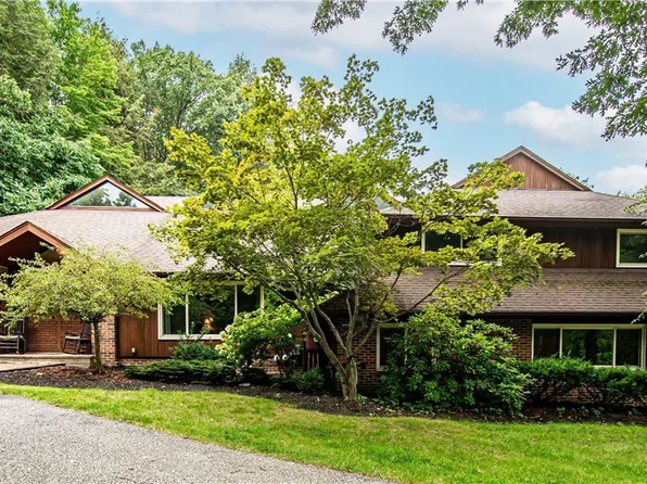 8262 Whitney Ln, Concord Township, OH 44077