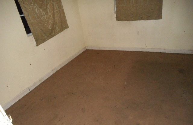 2nd image of 724 N 4th St