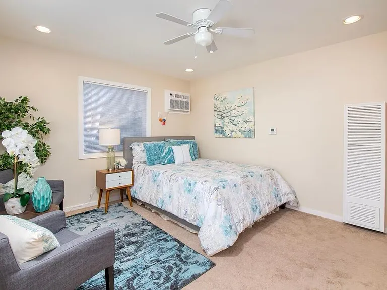 330 Arleta Ave — Photo 10