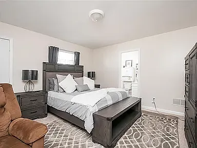 910 Society Cir SW — Photo 12