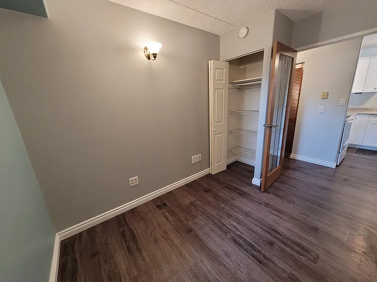 453 Pendygrasse Rd #204 — Photo 8