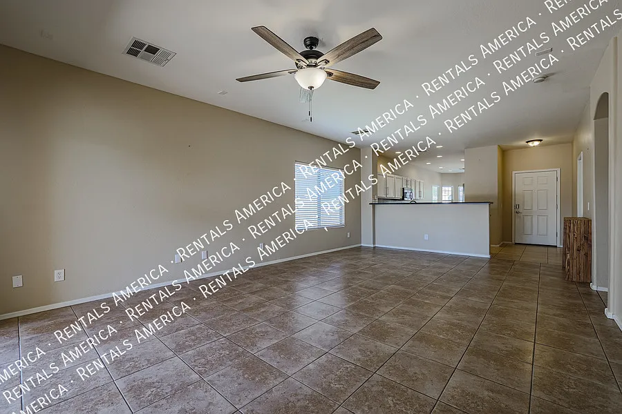 Beautiful 3 bed/ 2 bath home in Villago Community — Photo 3