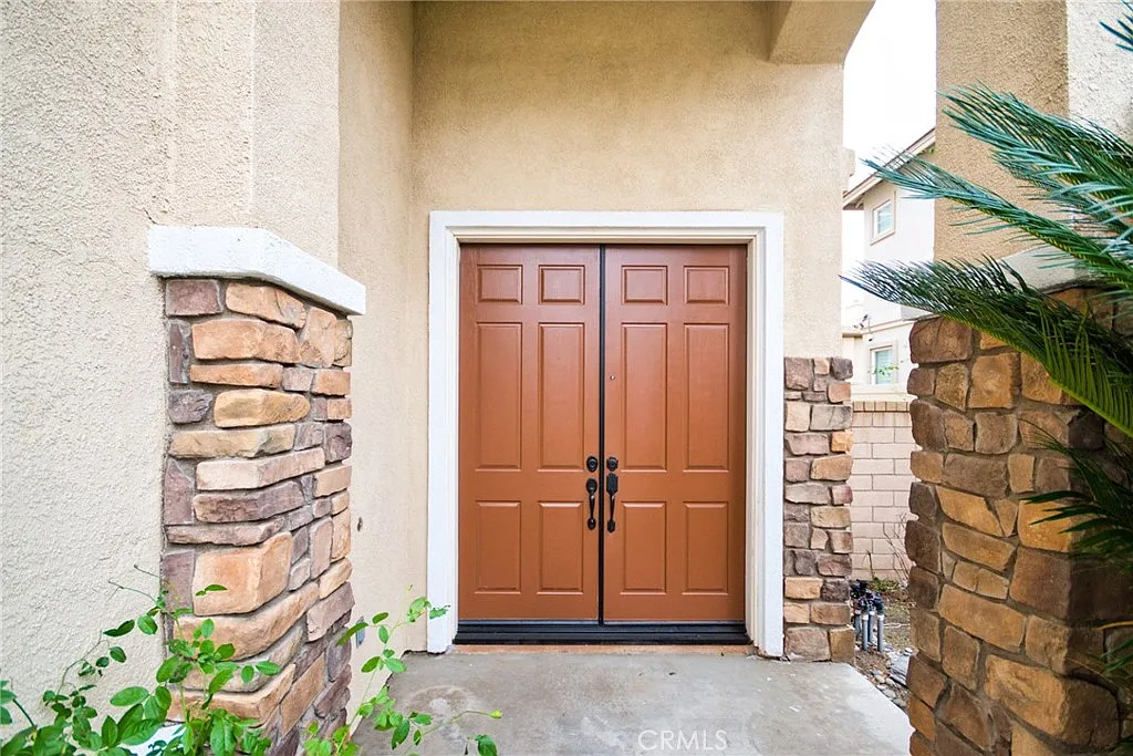 5 bed, 3432 sqft, $4,245 — Photo 3