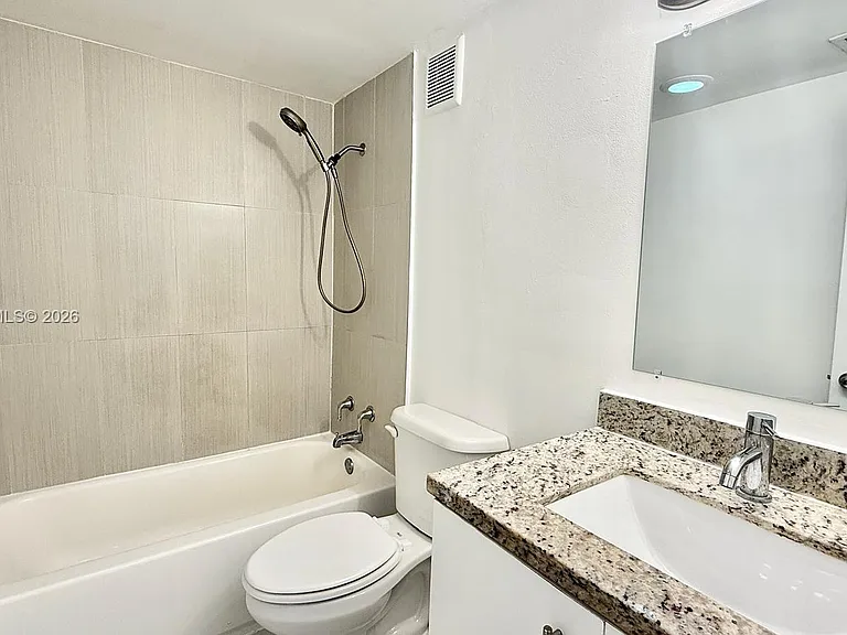 42 SW 14th St #103 — Photo 12
