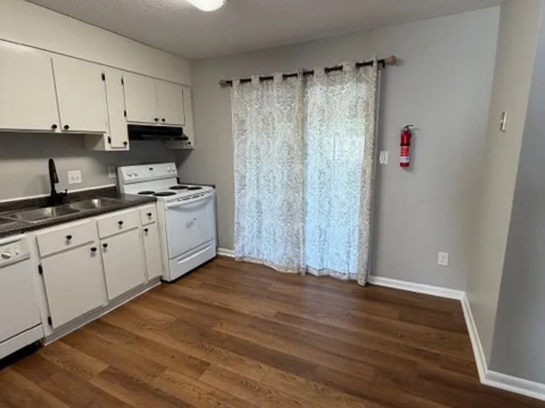 142 Stoneridge Dr — Photo 11