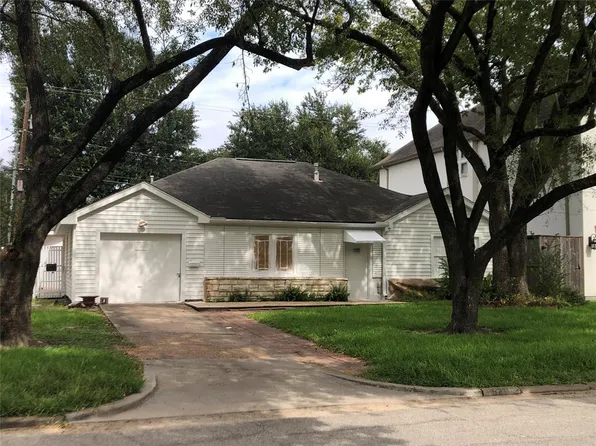 5210 Patrick Henry St, Bellaire, TX 77401