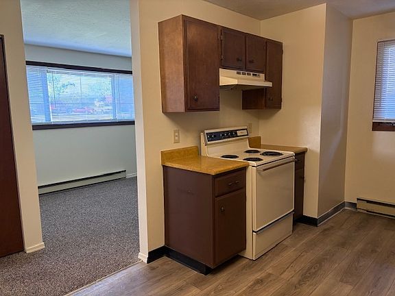 5th image of 1885 Mount Ave #4
