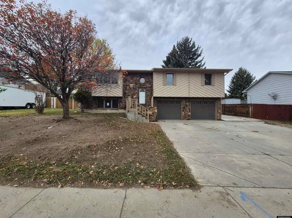 1215 Midwest Dr, Green River, WY 82935