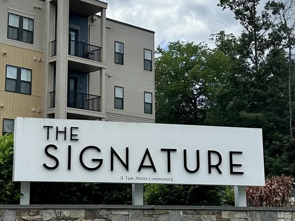 43095 Wynridge Dr #205, Ashburn, VA 20148