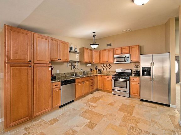 3rd image of 27553 Esterbrook Ave