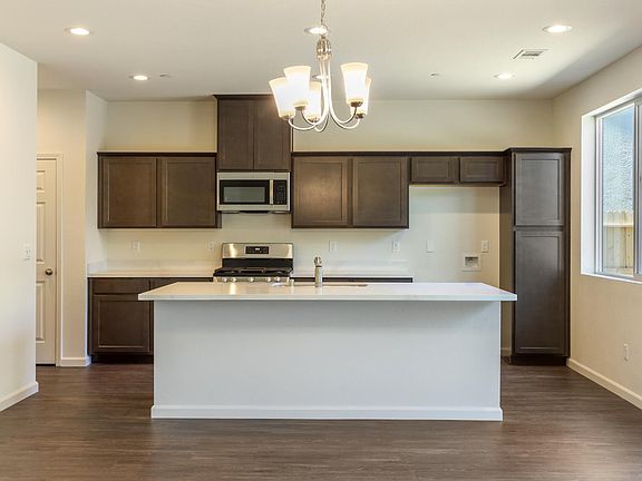 5th image of 3265 Vermillion Dr
