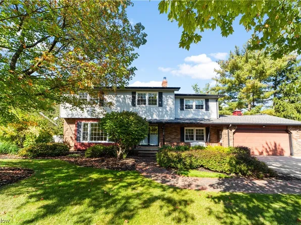 7035 Cranbrook Dr, Brecksville, OH 44141