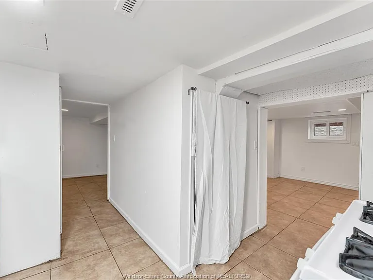 1236 Marentette Ave #LOWER — Photo 11
