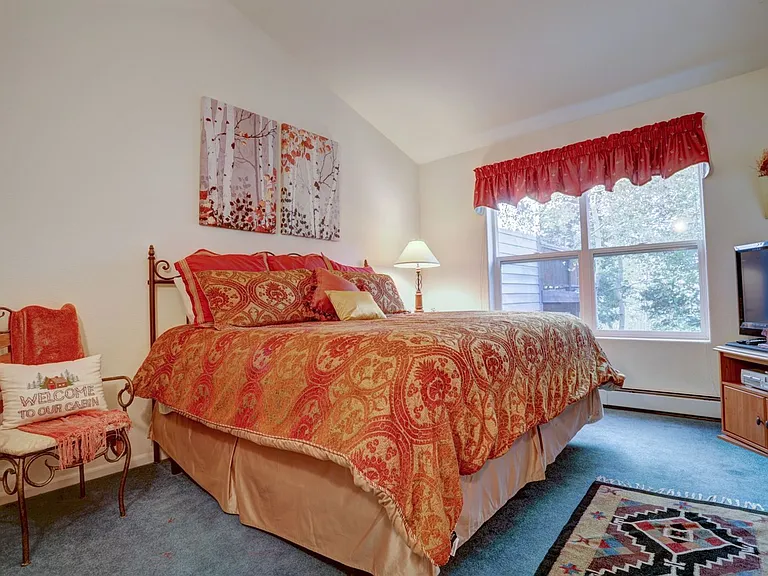 192 Burgundy Cir — Photo 5