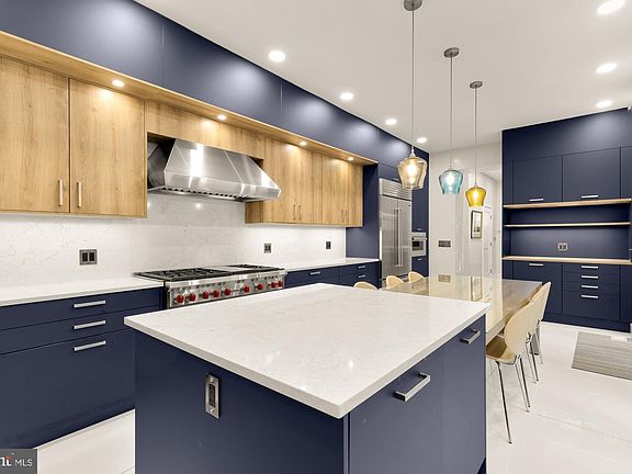 5th image of 2137 R St NW