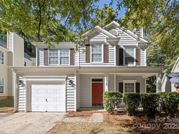 8925 Trentsby Pl, Charlotte, NC 28216