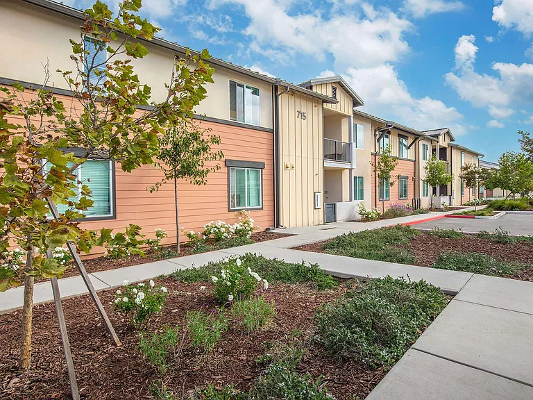 Azure Apartments — Photo 2