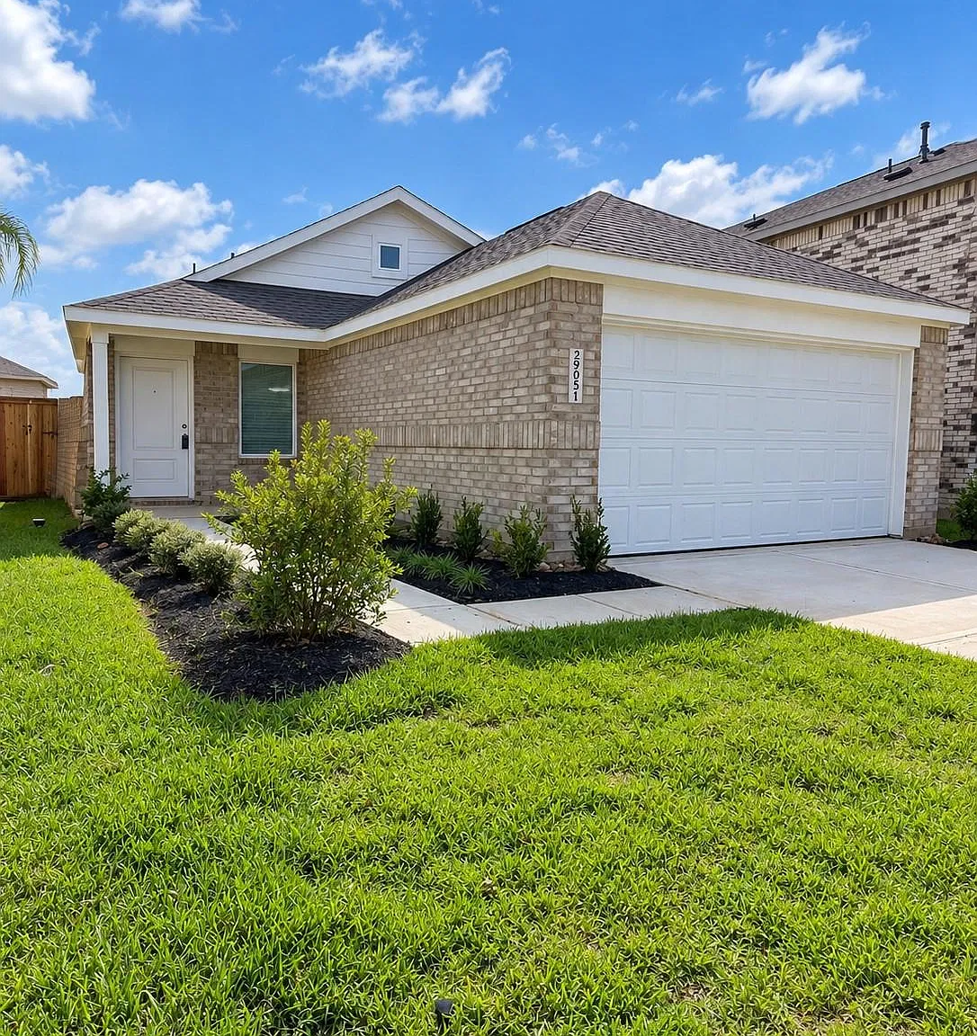 3 bed, 2.0 bath, 1451 sqft, $2,300 — Photo 2