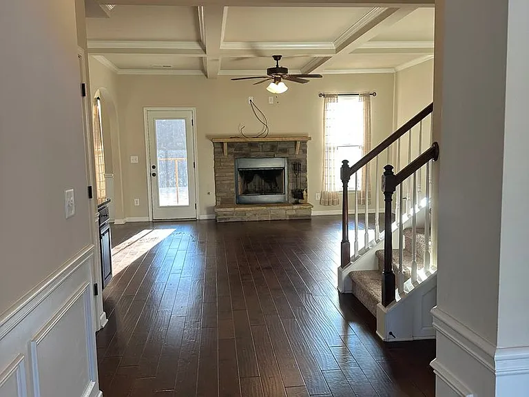 549 W Holloway Dr — Photo 8