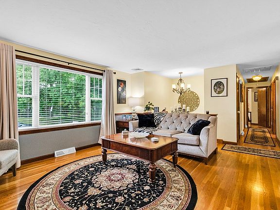 4th image of 42 Melbourne Rd