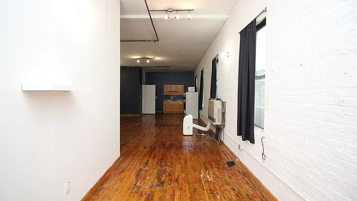 Rented by Nooklyn NYC LLC | media 9