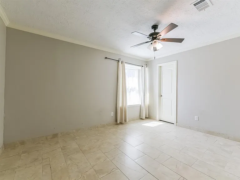 2502 Drummer Dr — Photo 14