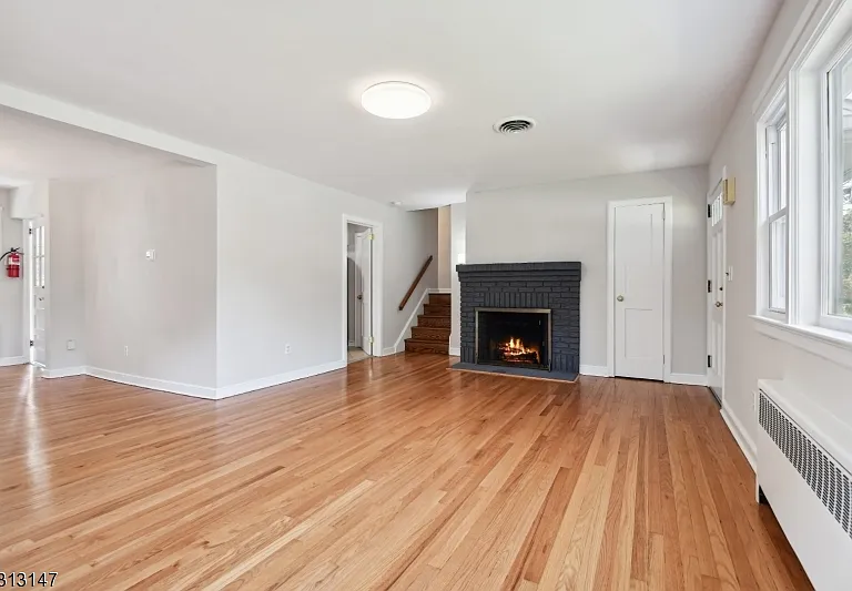 990 Washington Ave — Photo 5