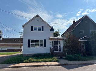 206 N 3rd St, Ishpeming, MI 49849