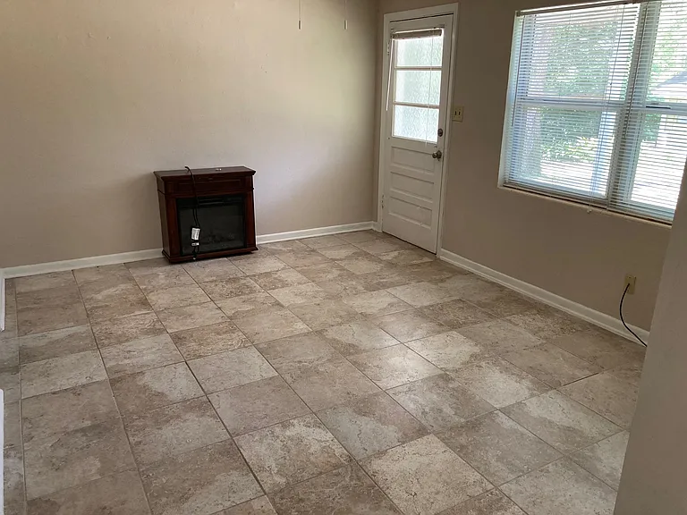 3202 NW 14th St #5 — Photo 5