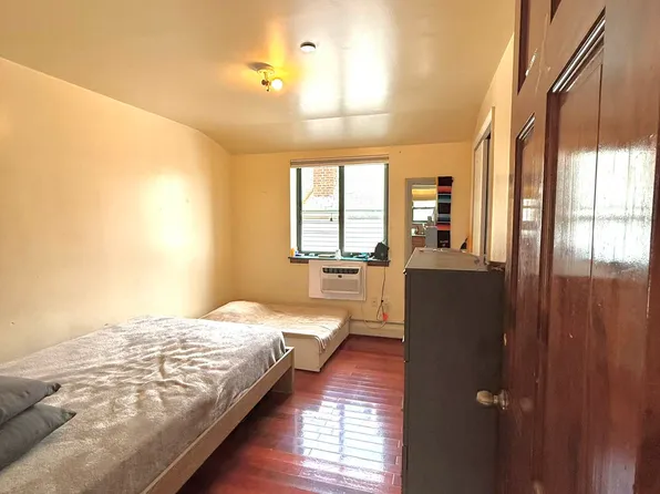 122-14 25th Avenue image 6 of 11