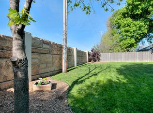 16405 Weir St, Omaha, NE 68135