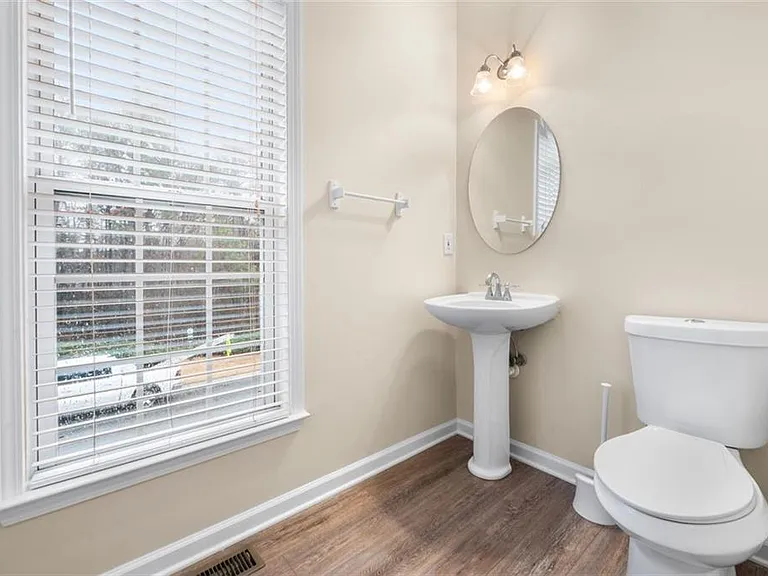 3944 Howell Park Rd — Photo 20