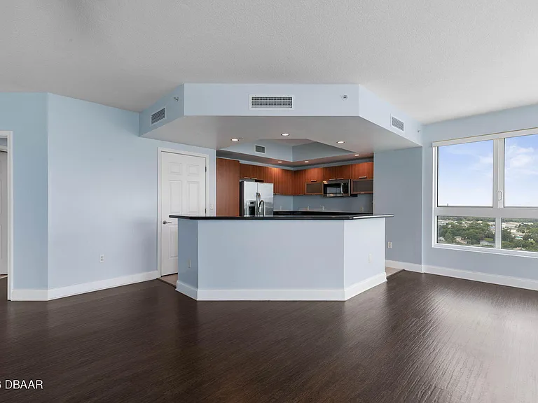241 Riverside Dr #1710 — Photo 20