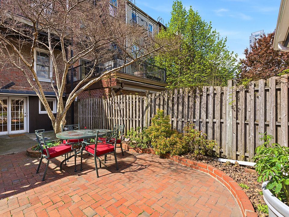 1st image of 138 Sussex St #1