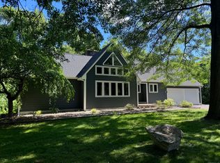 218 Sutton Dr, Windsor Locks, CT 06096