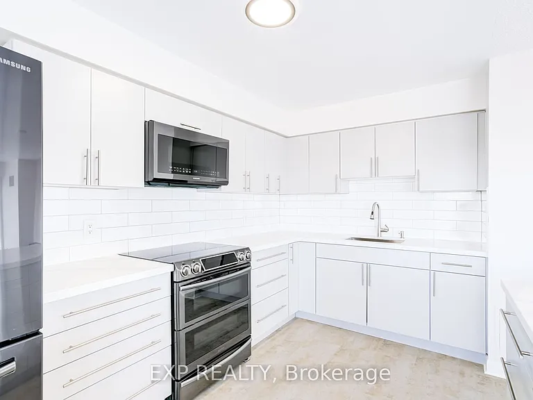 210 Victoria St #Penthouse 09 — Photo 22