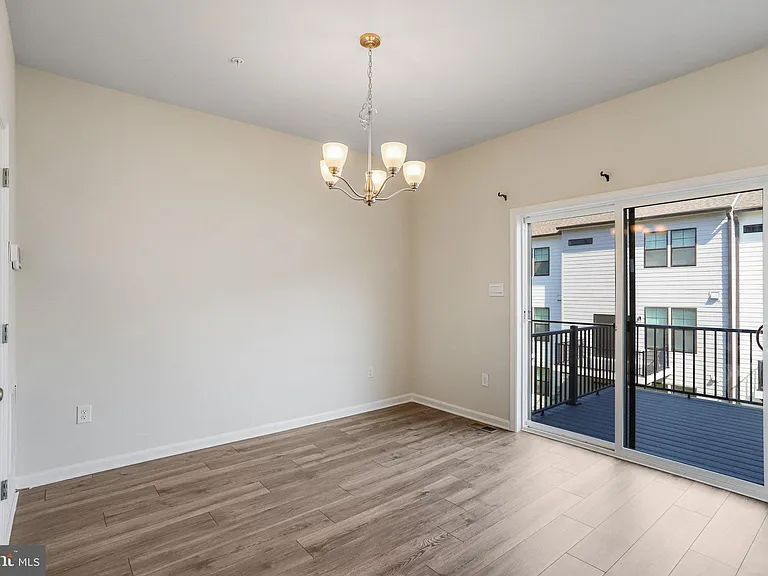 385 Ensemble Way — Photo 13
