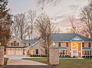 1070 Dougal Ct, Great Falls, VA 22066