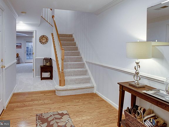 3rd image of 4025 Heatherstone Ct