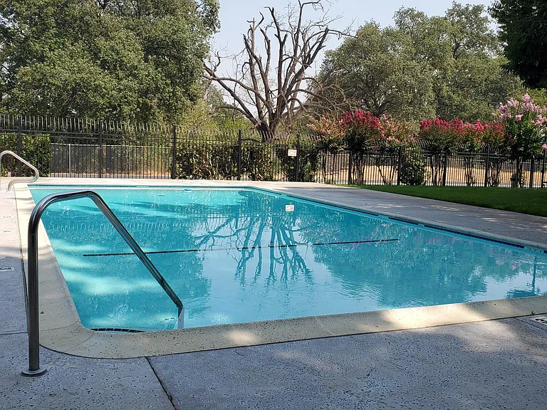 2240 Segundo Ct #4 — Photo 9