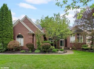 52664 Blue Ridge Dr, Shelby Township, MI 48316