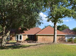 8304 Woodcreek Dr, Woodway, TX 76712