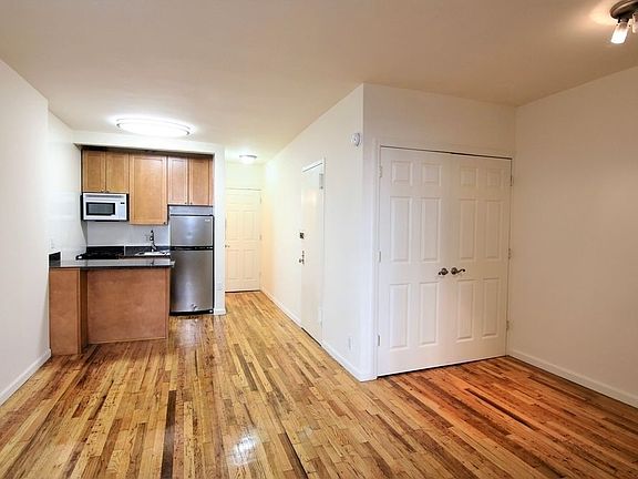 2nd image of 38 W 85th St APT Gf