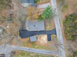 2132 Log Cabin Rd, York, PA 17408