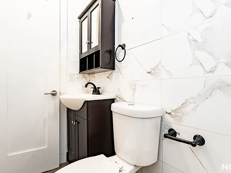 135 Decatur St #3R — Photo 7
