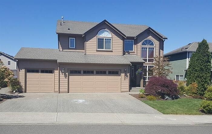1st image of 8403 133rd St E